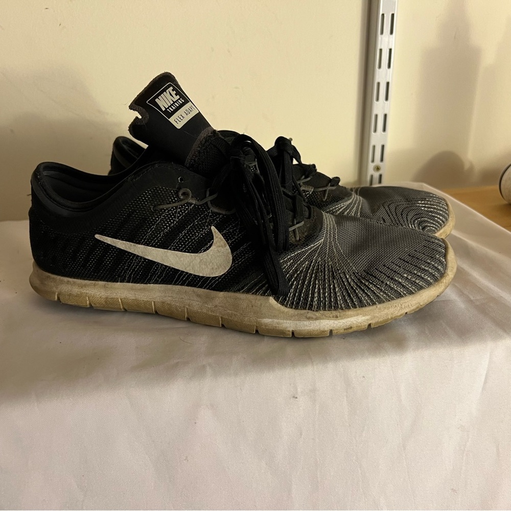 Women's NIKE FLEX ADAPT TR Athletic Running Shoes 831579 SIZE 8 US 39 EU Black - Picture 1 of 6